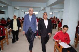 IMG 2412 رئيس جامعة المنوفية رئيس جامعة المنوفية يتفقد امتحانات علوم الرياضة ويؤكد: توفير بيئة مناسبة للطلاب موقع في الجامعة