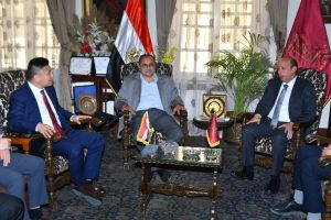 IMG 2481 قصر العيني يبحث التعاون مع شركة شراكة مصرية صينية مرتقبة.. قصر العيني يبحث التعاون مع شركة “ميندراي” الطبية موقع في الجامعة