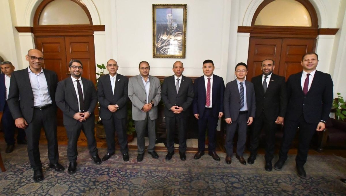 IMG 2482 قصر العيني يبحث التعاون مع شركة شراكة مصرية صينية مرتقبة.. قصر العيني يبحث التعاون مع شركة “ميندراي” الطبية موقع في الجامعة
