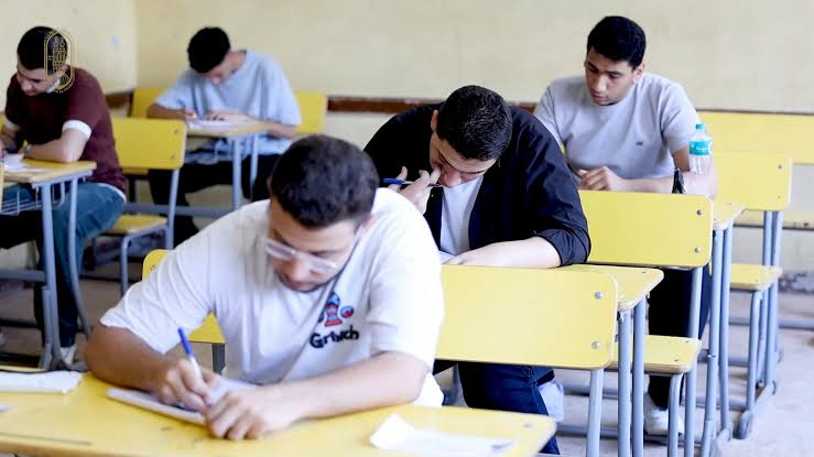 IMG 2605 نقاط مهمة في النحو مدرس لغة عربية يكشف عن 5 نقاط مهمة في النحو لن يخلو منها امتحان الثانوية العامة 2026 موقع في الجامعة