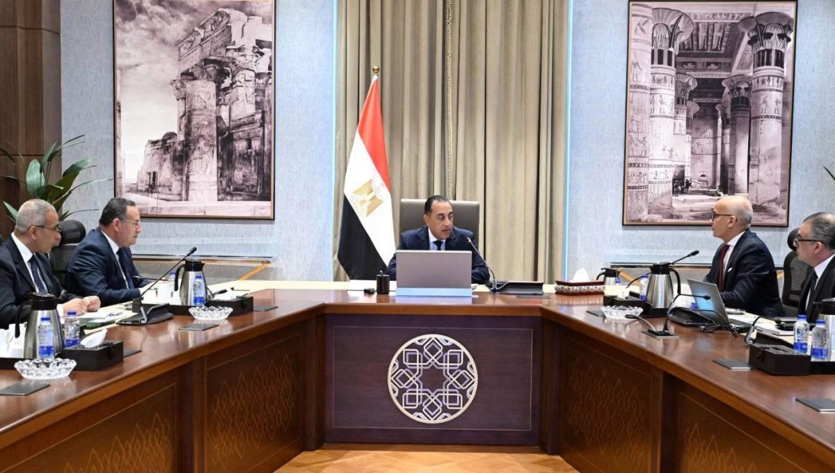IMG 3103 المدينة الطبية بعين شمس رئيس الوزراء يستعرض تطورات المدينة الطبية بعين شمس وخطط تطوير التعليم العالي موقع في الجامعة