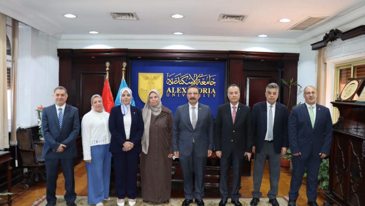 IMG 3443 جامعة الإسكندرية توقع بروتوكول تعاون جامعة الإسكندرية توقع بروتوكول تعاون مع مؤسسة “تداووا” لدعم المستشفيات الجامعية موقع في الجامعة