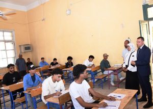 IMG 3835 امتحانات الثانوية العامة 2026 محافظ أسوان يتابع امتحانات الثانوية العامة 2026 ويؤكد: الامتحانات تسير في أجواء مطمئنة موقع في الجامعة
