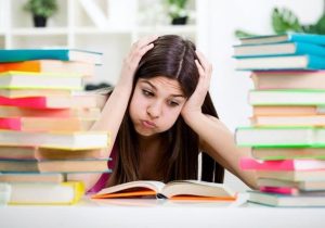 IMG 3952 آثار القلق الشديد على طلاب الثانوية بعد وفاة طالبة بامتحان العربي.. تحذير طبي عاجل من آثار القلق الشديد على طلاب الثانوية العامة موقع في الجامعة