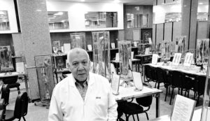 جامعة المنصورة تنعى أستاذ التشريح ومؤسس متحف التشريح بكلية الطب 2 جامعة المنصورة تنعى أستاذ التشريح ومؤسس متحف التشريح بكلية الطب