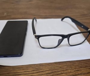 كلية الحقوق بجامعة المنيا تضبط طالبًا يستخدم نظارة مزوّدة بسماعة بلوتوث