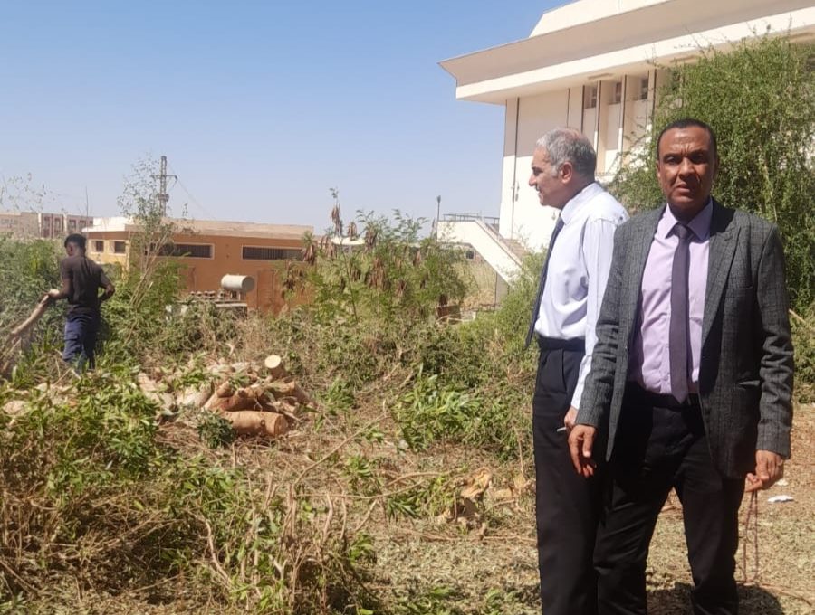 رئيس جامعة أسوان يشدد على تطوير البيئة الجامعية