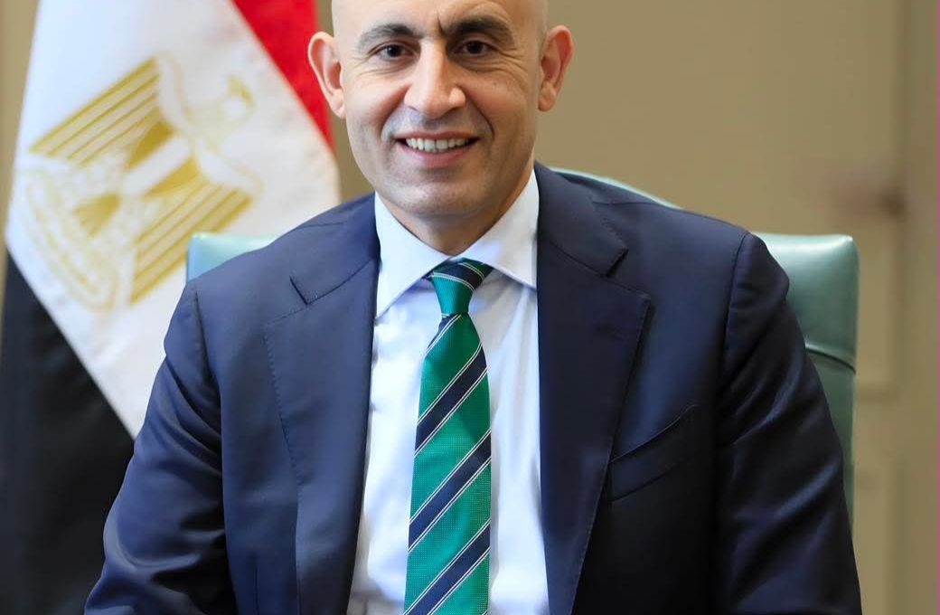 وزير التعليم يعتمد حافز إثابة للعاملين بامتحانات الدبلومات