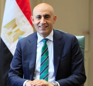 وزير التعليم يعتمد حافز إثابة للعاملين بامتحانات الدبلومات الفنية.. 2000 جنيه لرؤساء اللجان والمراقبين 3 وزير التعليم يعتمد حافز إثابة للعاملين بامتحانات الدبلومات