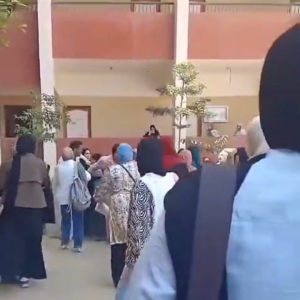 IMG ٢٠٢٦٠٦١١ ١٦٣٧٥٨ فيديو متداول يوثق الاعتداء على معلمة بإحدى المدارس رفضت تغشّش ولادهم.. فيديو متداول يوثق الاعتداء على معلمة بإحدى المدارس موقع في الجامعة