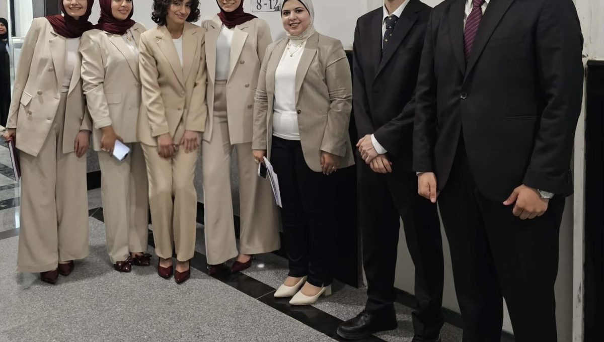 طلاب جامعة حلوان الأهلية