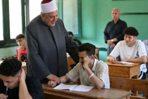 وكيل الأزهر الشريف في لجان الامتحانات