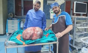 مستشفيات جامعة المنيا تنجح في استئصال ورم مبيضي نادر يزن 24 كيلوجرامًا 2 1784309267056 مستشفيات جامعة المنيا تنجح في استئصال ورم مبيضي مستشفيات جامعة المنيا تنجح في استئصال ورم مبيضي نادر يزن 24 كيلوجرامًا موقع في الجامعة