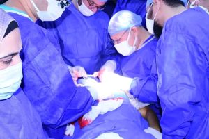 1784988897622 رئيس جامعة سوهاج يقود جراحة دقيقة تنجح رئيس جامعة سوهاج يقود جراحة دقيقة تنجح في إعادة توصيل أعصاب طفل مصاب بشلل كامل موقع في الجامعة