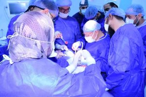 1784988900601 رئيس جامعة سوهاج يقود جراحة دقيقة تنجح رئيس جامعة سوهاج يقود جراحة دقيقة تنجح في إعادة توصيل أعصاب طفل مصاب بشلل كامل موقع في الجامعة