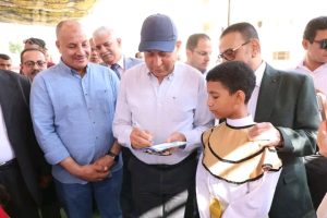 1785068015807 محافظ المنيا محافظ المنيا يشهد ختام برنامج تحسين مهارات القراءة والكتابة ويوزع 5200 حقيبة تعليمية للطلاب موقع في الجامعة