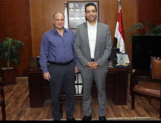 32ce4eed c538 4824 a2c1 c5bdbd7e786c معهد بحوث أمراض العيون رئيس الكلية الملكية لأطباء العيون يزور معهد بحوث أمراض العيون.. تعرف على أبرز التفاصيل موقع في الجامعة
