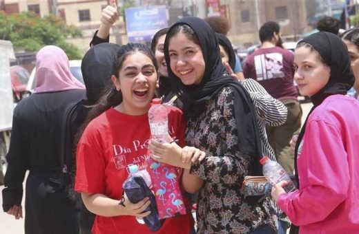 412 الثانوية العامة بالشرقية الثانوية العامة بالشرقية.. مراجعات أخيرة للطلاب قبل دخول اللجان لمادة الرياضيات البحتة 2026 موقع في الجامعة
