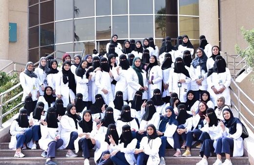 كلية التمريض بجامعة الأزهر 2026.. أماكن الدراسة والتنسيق وفرص العمل