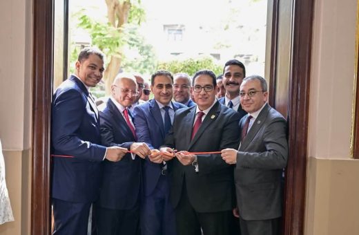 FB IMG 1782973137247 الدكتور أحمد القاصد جامعة القاهرة تفتتح منظومة رقمية متكاملة بكلية الحقوق لخدمة الطلاب والخريجين موقع في الجامعة