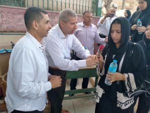 FB IMG 1782980335075 حدادًا على زميلتهم.. طلاب الثانوية العامة بفاقوس يؤدون امتحان الكيمياء والجغرافيا بالملابس السوداء| صور موقع في الجامعة