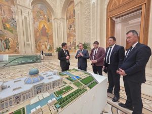 مصر وأوزبكستان تبحثان إنشاء مراكز تميز مشتركة في الطب والطاقة والهيدروجين الأخضر.. تفاصيل 2 مصر وأوزبكستان تبحثان إنشاء مراكز تميز مشتركة في الطب والطاقة والهيدروجين الأخضر