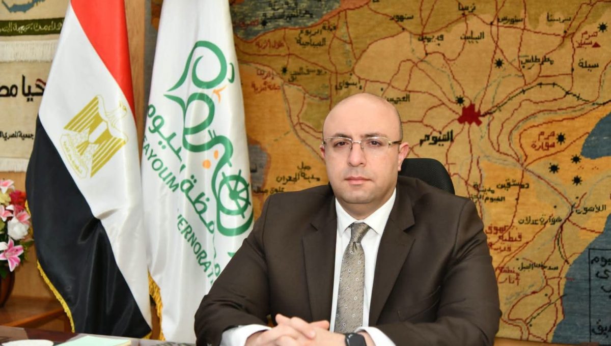 محافظ الفيوم يهنئ الأول على الجمهورية في دبلوم المدارس الفنية 