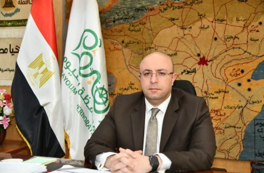 محافظ الفيوم يهنئ الأول على الجمهورية في دبلوم المدارس الفنية 