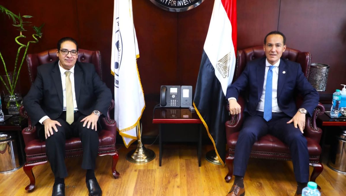 FB IMG 1783666796161 جامعة القاهرة جامعة القاهرة وهيئة الاستثمار تتجهان لتوقيع بروتوكول تعاون في مجالات الذكاء الاصطناعي والتحول الرقمي موقع في الجامعة