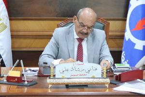 محافظ السويس يعتمد تنسيق القبول بالمدارس الفنية 