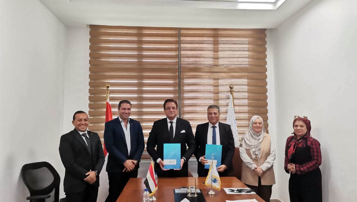 FB IMG 1784395392516 جامعة بنها الأهلية توقع بروتوكولي تعاون مع كريازي جامعة بنها الأهلية توقع بروتوكولي تعاون مع كريازي وأوراسكوم لتدريب الطلاب وتأهيلهم لسوق العمل موقع في الجامعة