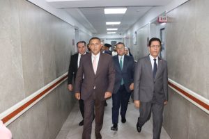 محافظ القليوبية ورئيس جامعة بنها يزوران مصابي حادث الطريق الحر ويؤكدان تسخير جميع الإمكانات الطبية 2 محافظ القليوبية ورئيس جامعة بنها يزوران مصابي حادث الطريق الحر