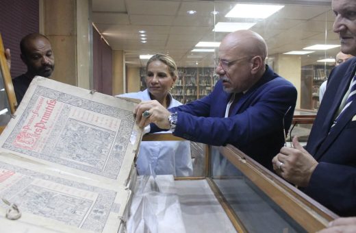 FB IMG 1784904390132 جامعة قناة السويس تعلن 3 برامج متميزة بكلية الحاسبات تفقدًا لتطبيق لائحة الساعات المعتمدة.. لجنة قطاع الآداب تزور كلية الآداب بجامعة عين شمس موقع في الجامعة