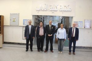 FB IMG 1784904395564 لجنة قطاع الآداب تزور كلية الآداب بجامعة عين شمس تفقدًا لتطبيق لائحة الساعات المعتمدة.. لجنة قطاع الآداب تزور كلية الآداب بجامعة عين شمس موقع في الجامعة