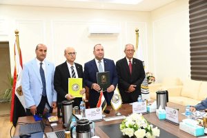 FB IMG 1785088410026 مجلس أمناء جامعة أسيوط الأهلية يناقش خطط التطوير مجلس أمناء جامعة أسيوط الأهلية يناقش خطط التطوير ويجدد بروتوكولات التعاون موقع في الجامعة