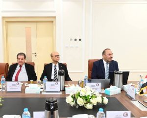 مجلس أمناء جامعة أسيوط الأهلية يناقش خطط التطوير
