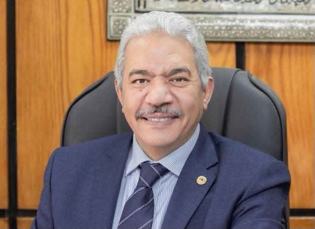 رئيس جامعة القاهرة يهنئ محمود صديق بتكليفه رئيس جامعة الأزهر