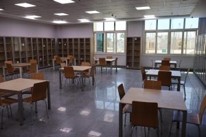 استعدادًا للافتتاح.. جامعة حلوان الأهلية تستكمل تجهيزات المكتبة المركزية لدعم التعليم والبحث العلمي 2 جامعة حلوان الأهلية تستكمل تجهيزات المكتبة المركزية