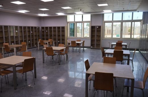جامعة حلوان الأهلية تستكمل تجهيزات المكتبة المركزية