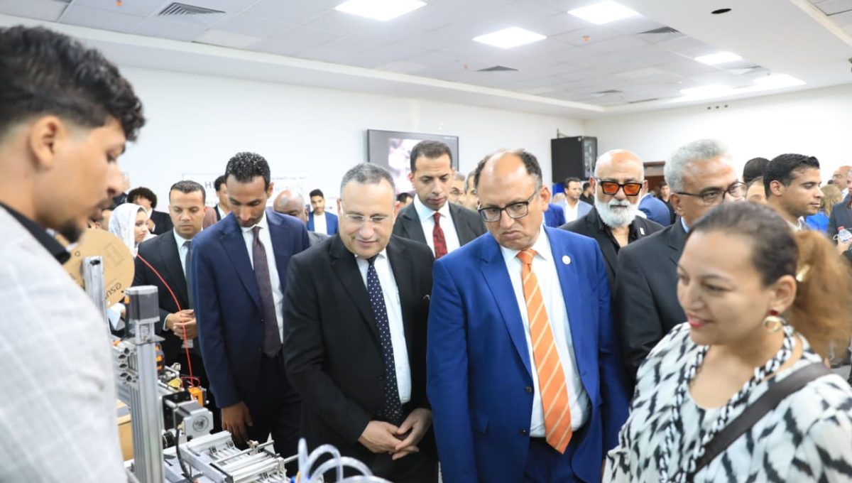 IMG 20260705 WA0073 وزير التعليم العالي يدشن حلوان بلس جونيور من قلب جامعة حلوان الأهلية.. وزير التعليم العالي يدشن "حلوان بلس جونيور" والموقع الإلكتروني الجديد موقع في الجامعة
