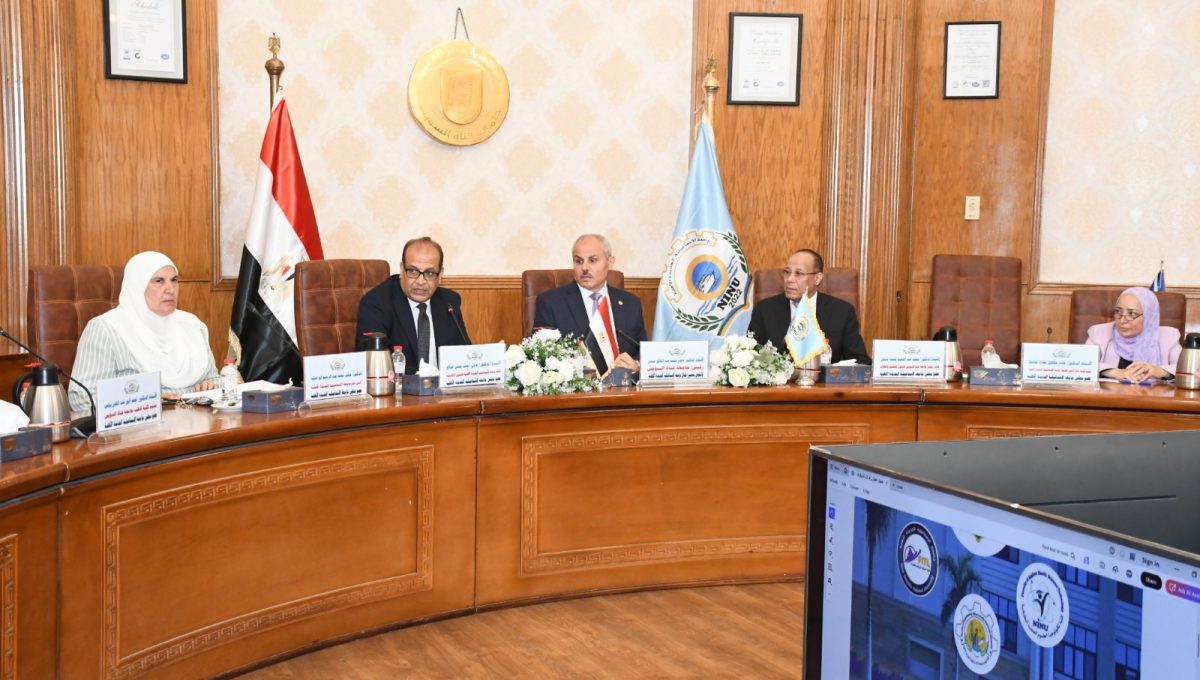IMG 20260707 WA0086 مجلس جامعة الإسماعيلية الجديدة الأهلية مجلس جامعة الإسماعيلية الجديدة الأهلية يناقش خطط التطوير ويعتمد نتائج أول دفعات التخرج موقع في الجامعة