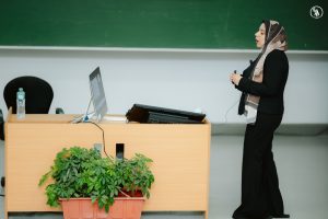 «فعالية الحكومة وسيادة القانون».. باحثة بـ GUC تنال الماجستير بامتياز عن دراسة تكشف أبرز محددات جذب الاستثمار الأجنبي 2 باحثة بـ GUC تنال الماجستير بامتياز عن دراسة محددات جذب الاستثمار الأجنبي