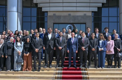 وزير الاستثمار لطلاب الجامعات: لا تتوقفوا عن التعلم