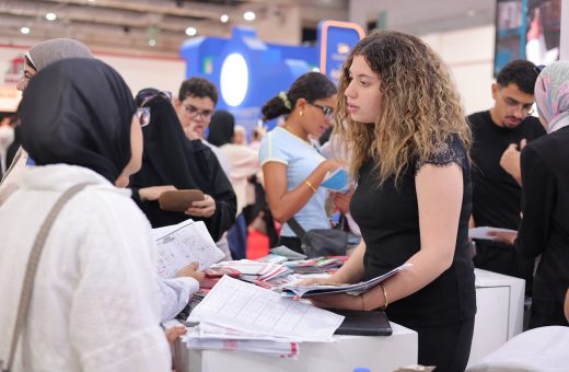 IMG 20260729 WA0023 جامعة سيناء إقبال لافت على جناح الجامعة البريطانية في مصر بمعرض EDU Gate للتعليم العالي.. صور موقع في الجامعة