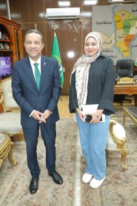 بعد إشادة رئيس الوزراء بقصتها.. محافظ المنوفية يكرّم طالبة جامعة بنها ويدعمها ماليًا: “إنتِ بنتي وتشرفي بلدك” 4 IMG 6315 طالبة جامعة بنها بعد إشادة رئيس الوزراء بقصتها.. محافظ المنوفية يكرّم طالبة جامعة بنها ويدعمها ماليًا: “إنتِ بنتي وتشرفي بلدك” موقع في الجامعة