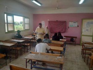 IMG 6521 امتحانات الدور الثاني بالصور.. وكيل تعليم أسوان يتابع آخر مستجدات امتحانات الدور الثاني بمدرسة كيما الإعدادية موقع في الجامعة