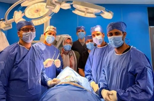 مستشفيات جامعة بنها تنجح في إنقاذ مريض بجرح نافذ في الرقبة 