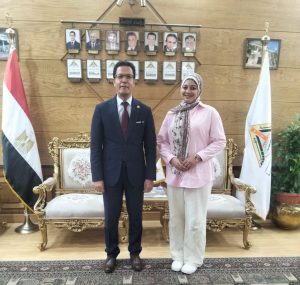 IMG ٢٠٢٦٠٧١٧ ٢٠٠٧٢١ رئيس جامعة بنها يقرر منح طالبة التجارة منحة دراسية بعد إشادة رئيس الوزراء بها.. رئيس جامعة بنها يقرر منح طالبة «التجارة» منحة دراسية كاملة موقع في الجامعة