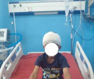 مستشفيات سوهاج الجامعية تنجح في استخراج رصاصة طائشة من مخ طفل وإنقاذه دون مضاعفات 2 مستشفيات سوهاج الجامعية تنجح في استخراج رصاصة من مخ طفل