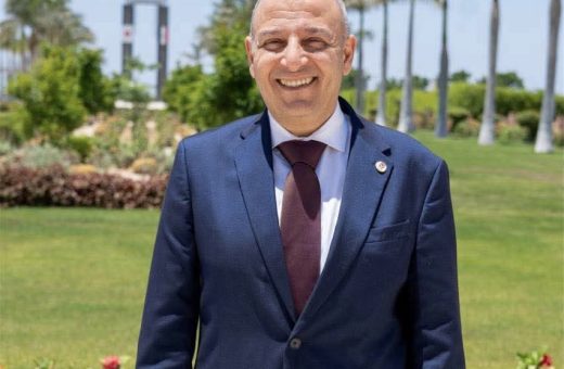 الدكتور أحمد الصباغ